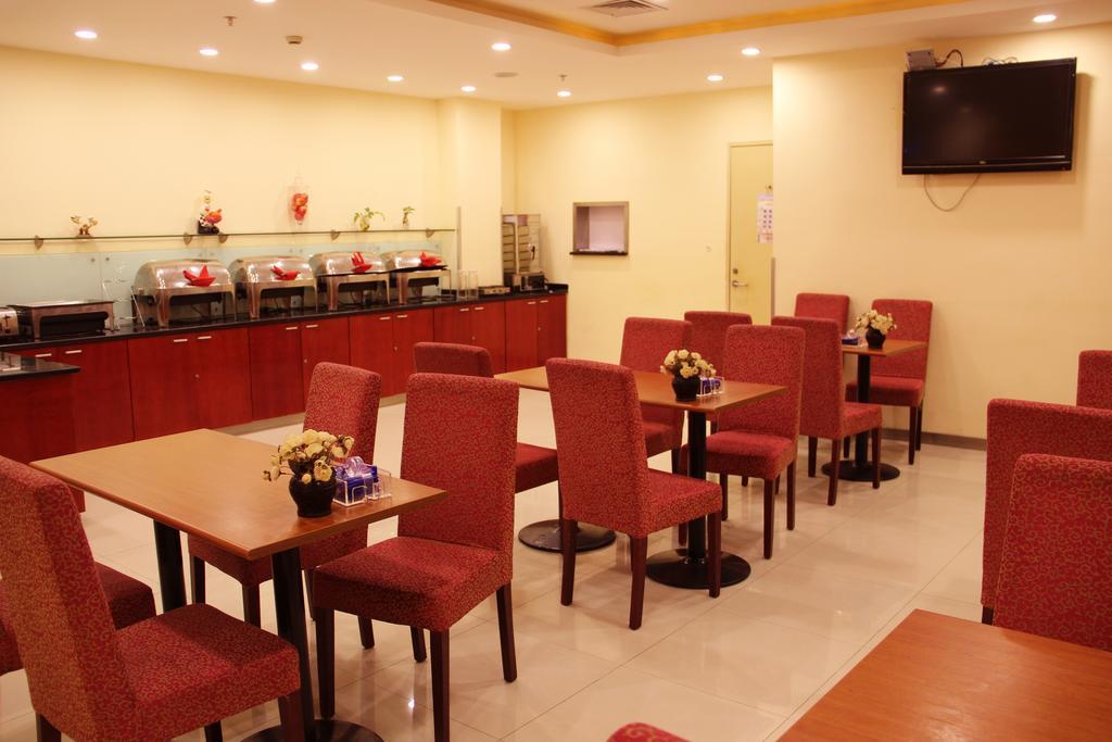 Hanting Express Wuhan Jiang Han Road Walking Street Esterno foto